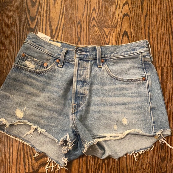 Levi’s 501 Short - Picture 2 of 4